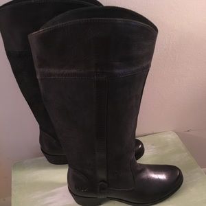 LIKE NEW UGG Cassis